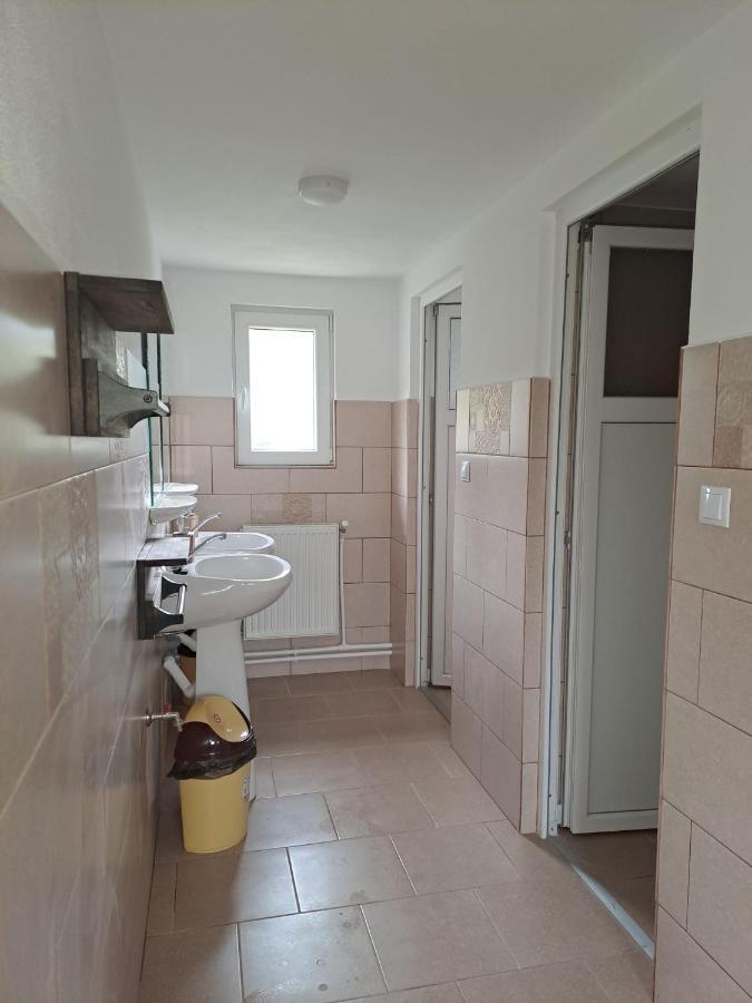 Cabanele Areama Neagra Izvoru Mureşului Exterior foto